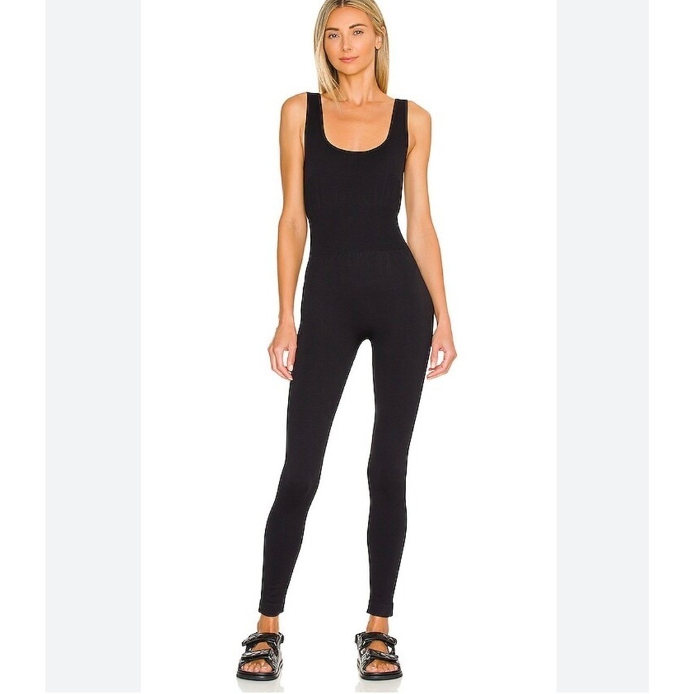 WeWoreWhat Black Seamless Ribbed Catsuit Jumpsuit M Scoop Neck Athleisure